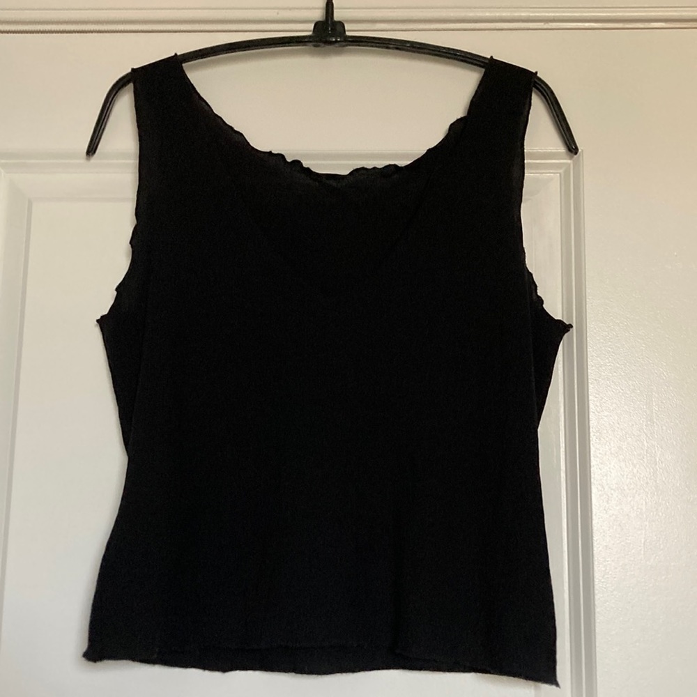 Hanky Panky v-neck lettuce edge layering top